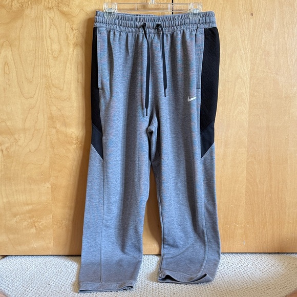 Men’s Nike Heather Gray Joggers with Black Panels - Picture 1 of 3
